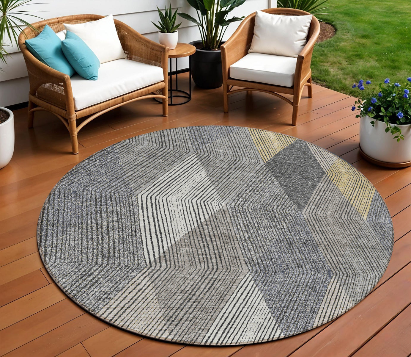 8 Pewter Gray And Gold Round Argyle Washable Indoor Outdoor Area Rug