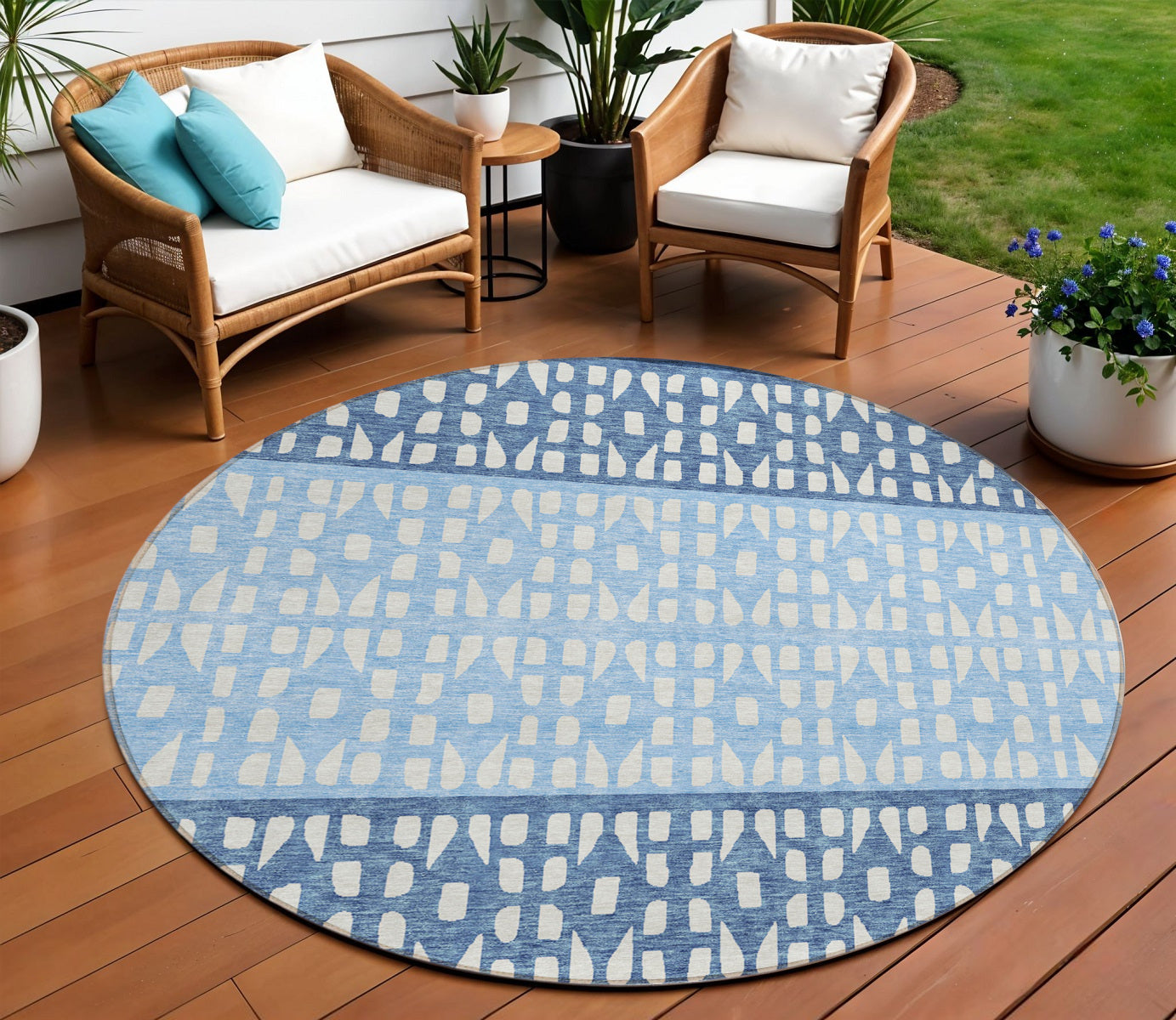 8 Blue Sky Blue And Ivory Round Geometric Washable Indoor Outdoor Area Rug