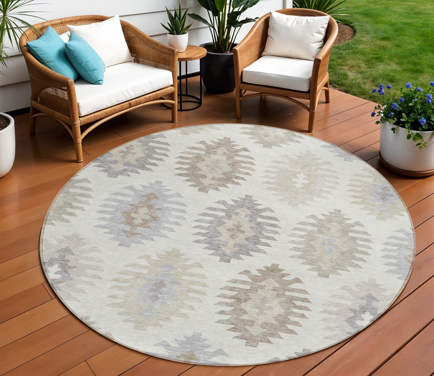 8 Ivory Khaki And Gray Round Southwestern Washable Indoor Outdoor Area Rug