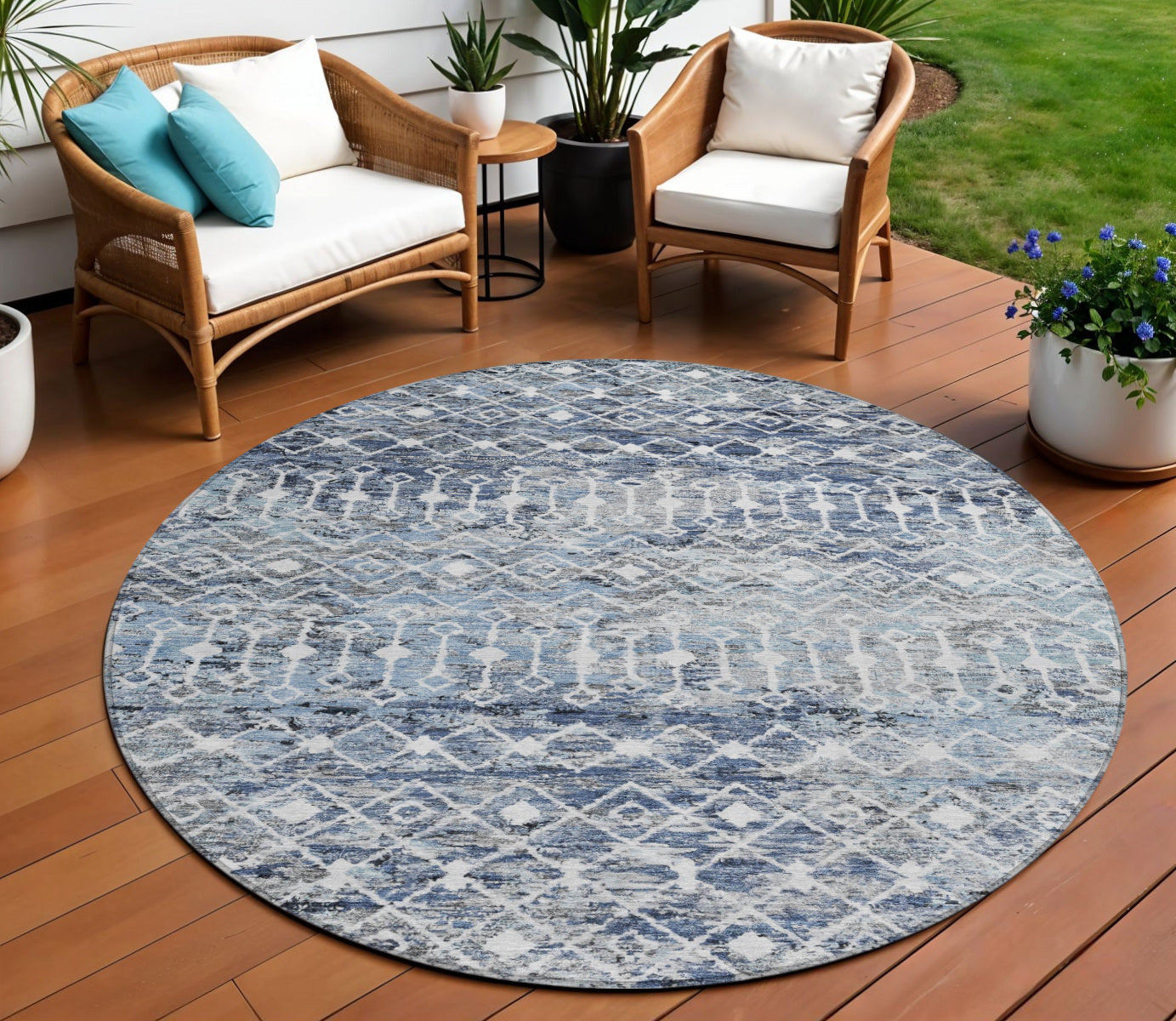 8 Blue And Silver Round Argyle Washable Indoor Outdoor Area Rug