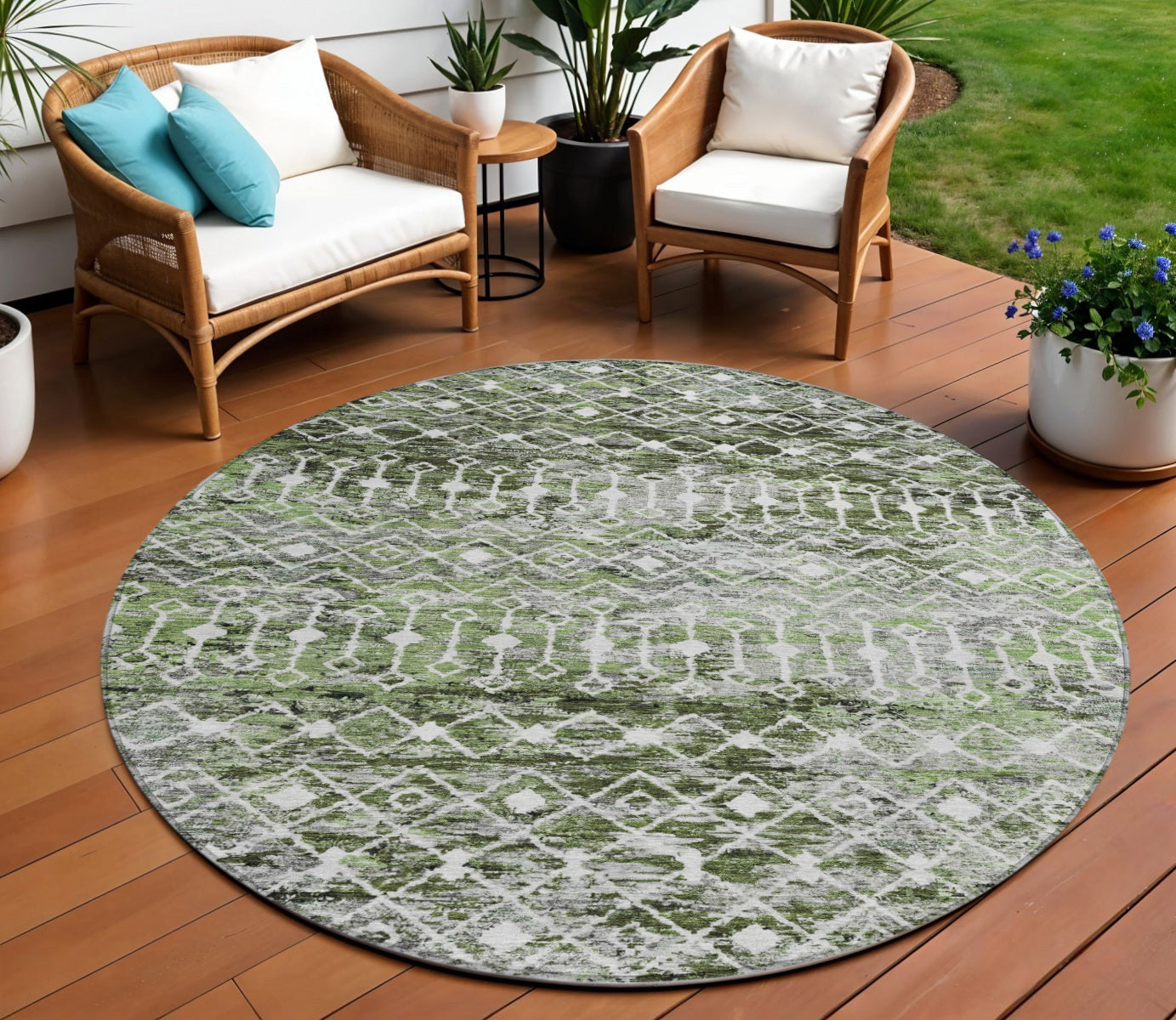 8 Olive Green And Ivory Round Argyle Washable Indoor Outdoor Area Rug
