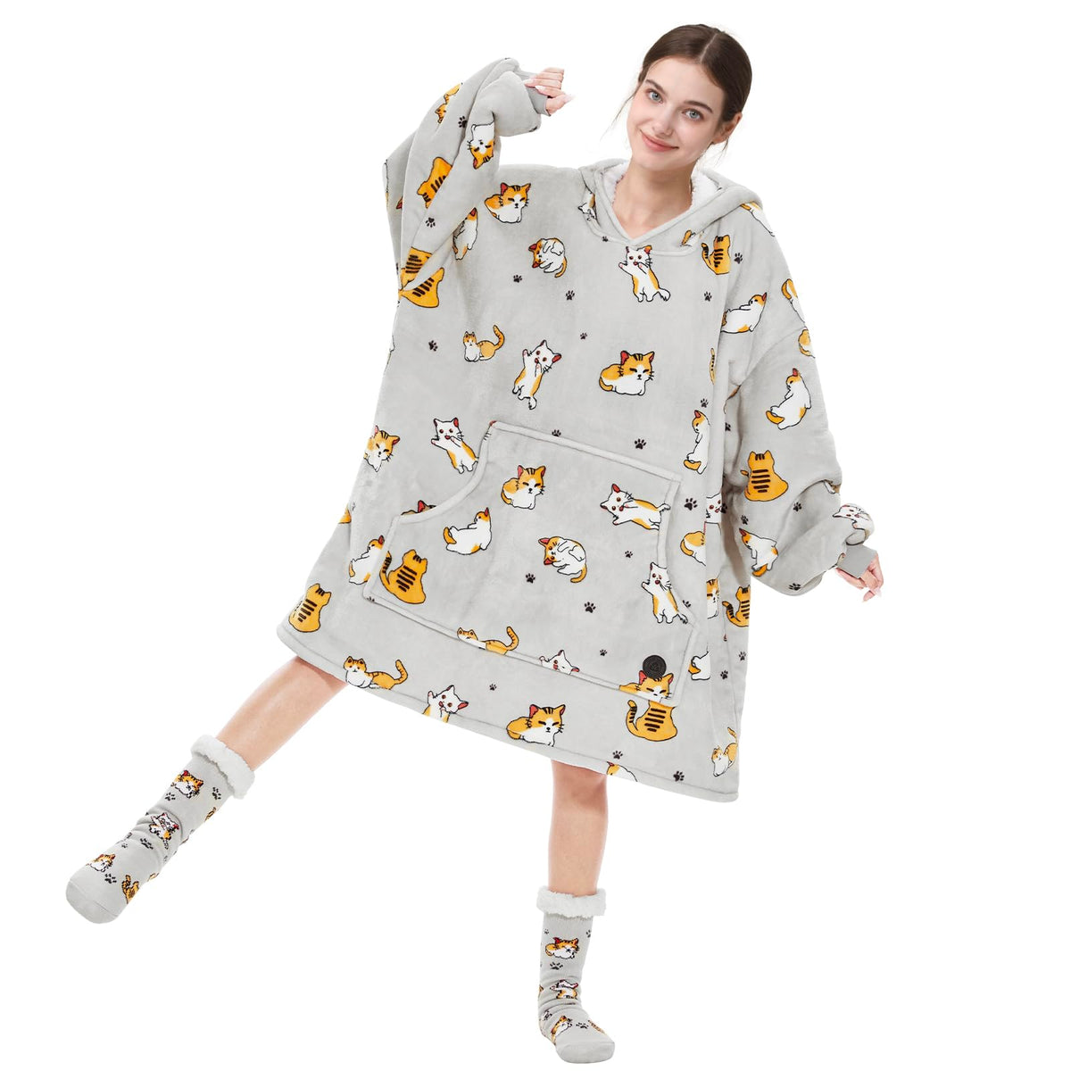 Three Poodle Wearable Blanket Hoodie With Slipper Socks Set, Oversized Sherpa Blanket Sweatshirt Hoodie For Women Men Kids, One