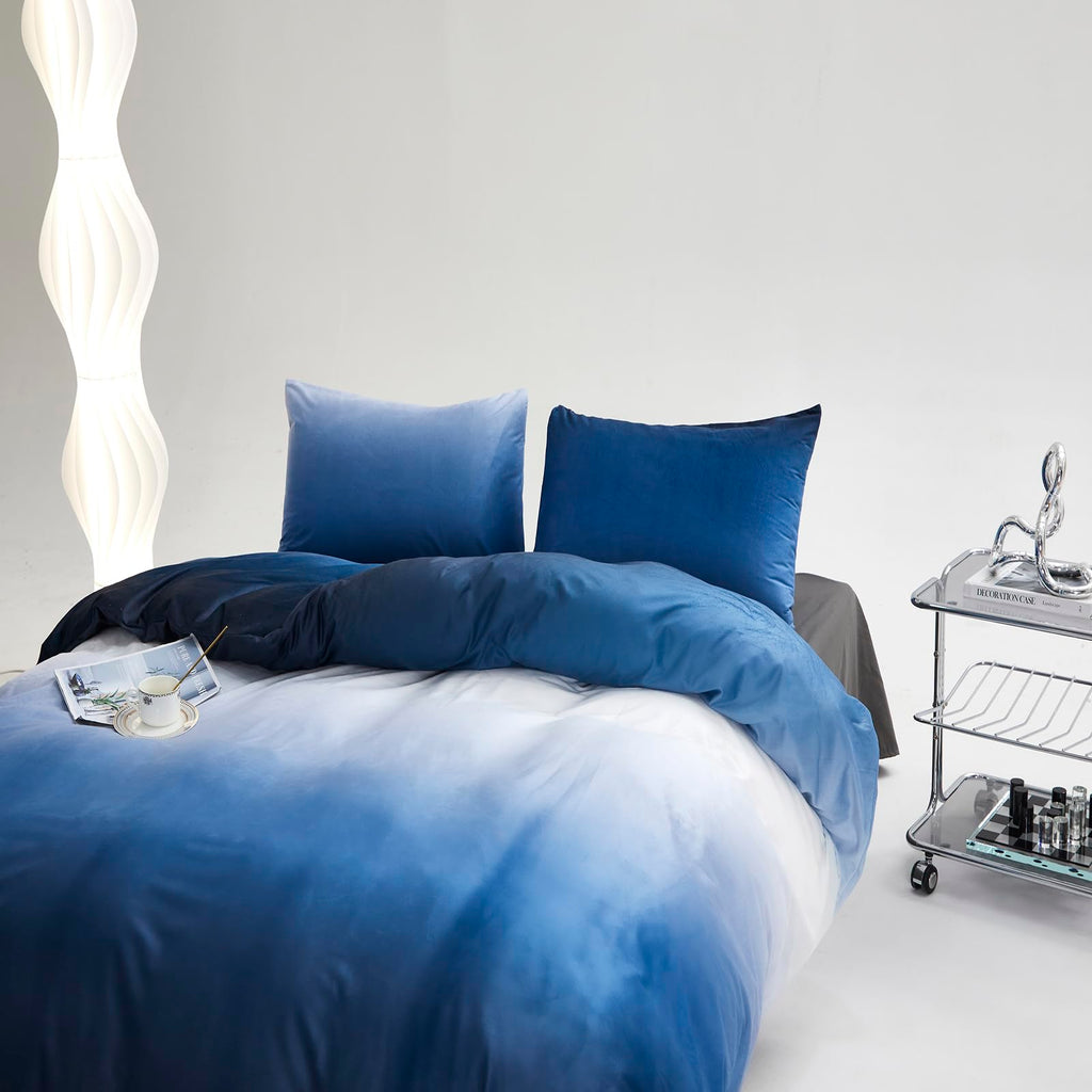 Clothknow Dark Blue Velvet Comforter Set Queen 3Pcs Blue White Gradient Bedding Comforter Sets Fluffy Queen Comforter Soft Blue