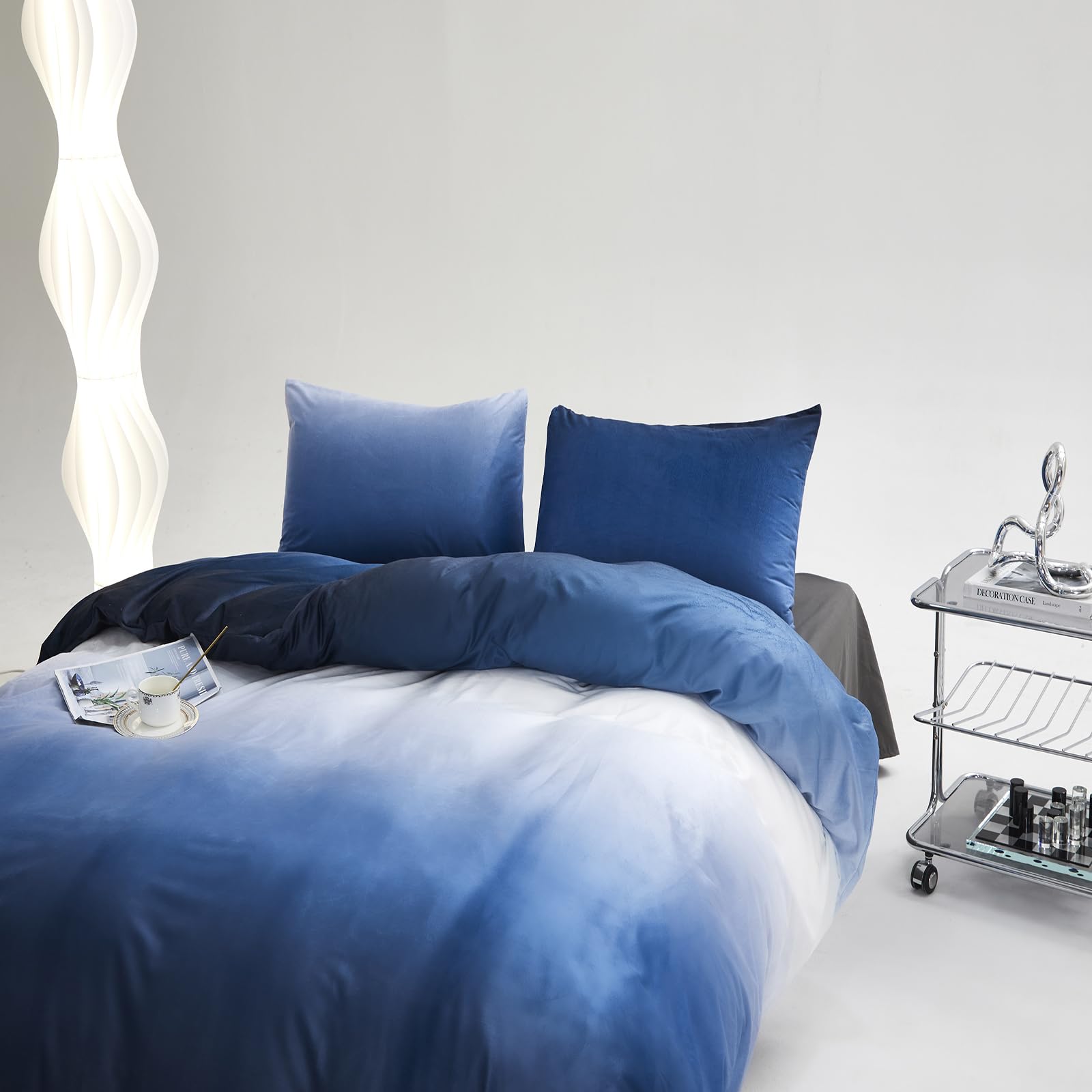 Clothknow Dark Blue Velvet Comforter Set Queen 3Pcs Blue White Gradient Bedding Comforter Sets Fluffy Queen Comforter Soft Blue