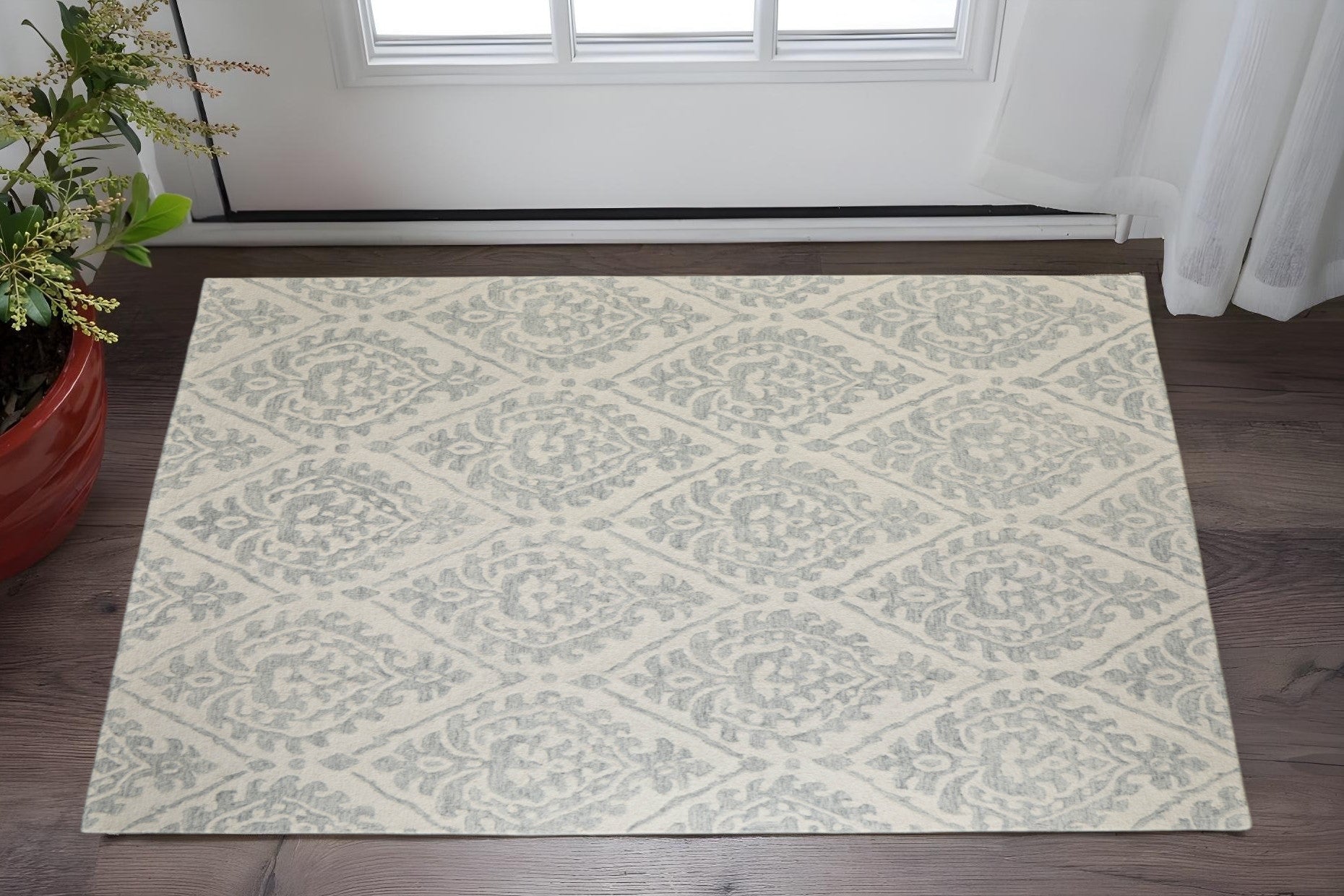 2' X 3' Ivory And Gray Floral Hand Tufted Area Rug