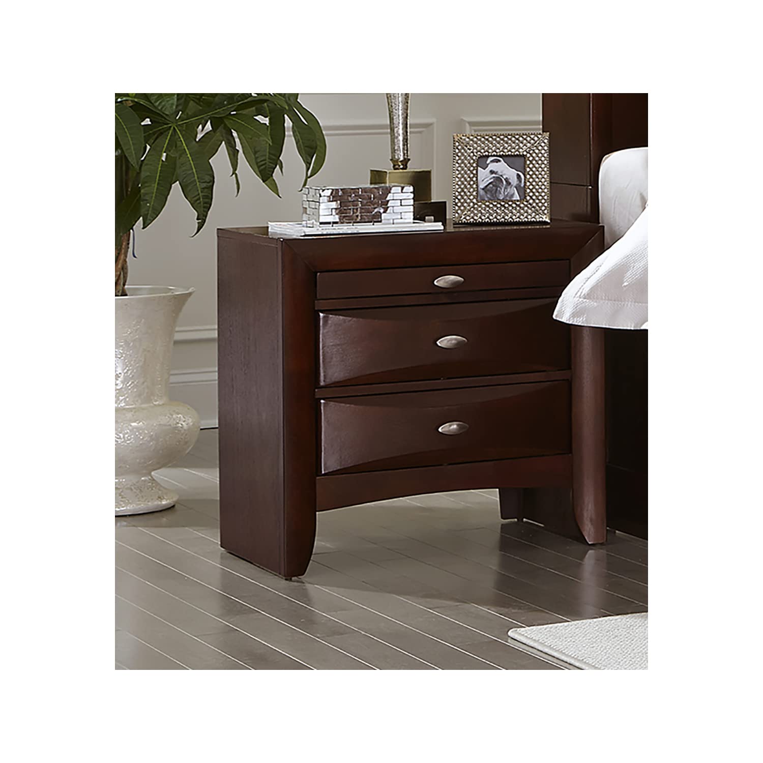 Global Furniture Merlot Queen Bed Platform