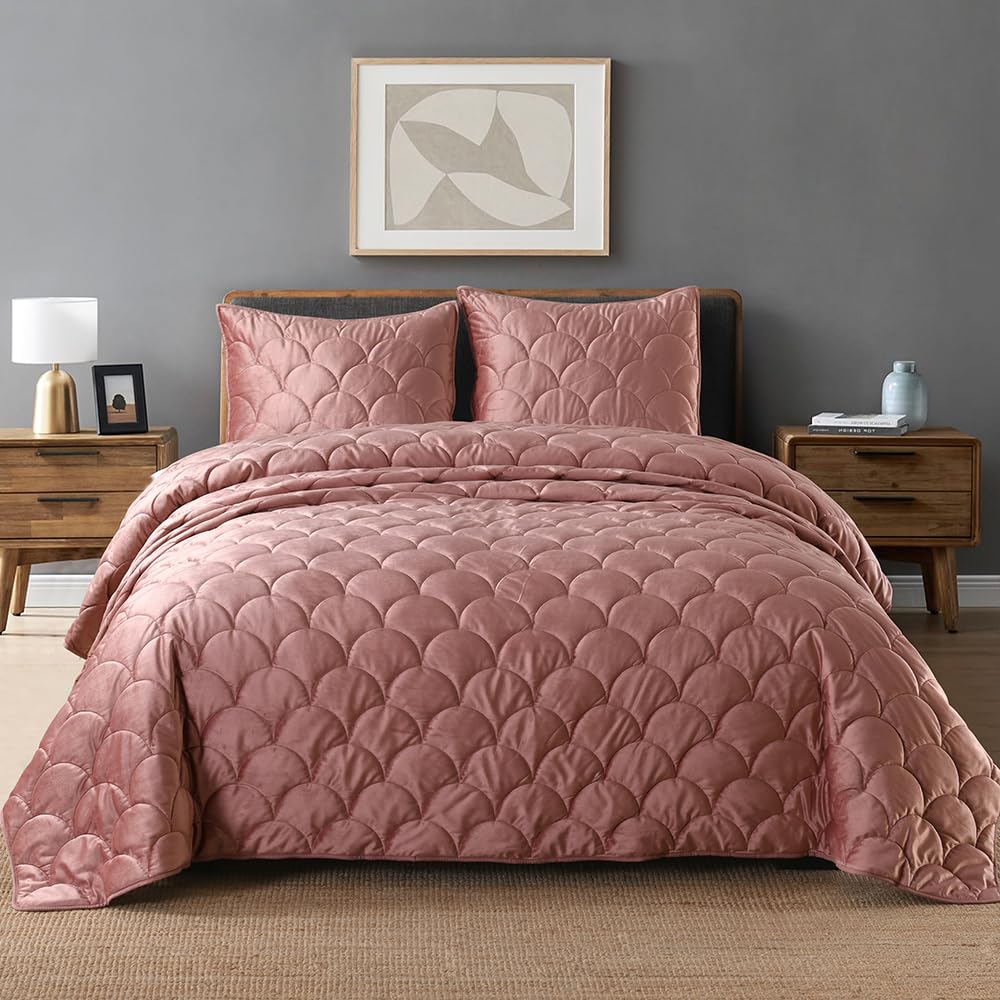 Horimote Home Velvet Quilt Set Queen Size, Cameo Brown Luxury Velvet Comforter Set 3 Pieces Soft Warm Bedding Set Coverlet With