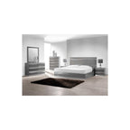 Best Master Furniture Leon Gray With Silver Base Platform Bed, Cal King