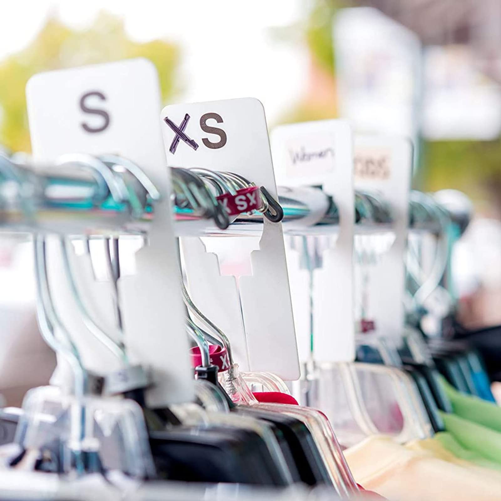 Juvale 60 Pack Plastic Closet Dividers For Hanging Clothes, Blank White Tags For Department Stores, Clothing Rack Size Separator