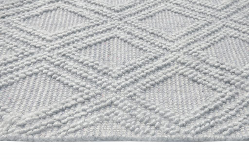 HomeRoots Grey PET Yarn 5’ x 7’ Gray Diamond Lattice Modern Area Rug