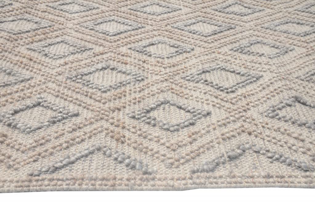 HomeRoots Natural/Grey PET Yarn 5’ x 7’ Tan Gray Diamond Lattice Modern Area Rug