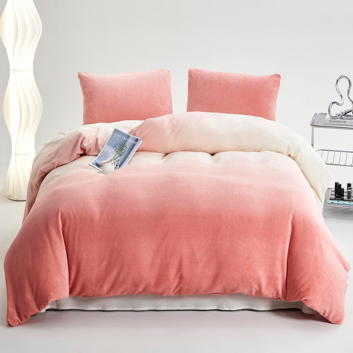 KAREVER Pink White Gradient Comforter Set King Pink Velvet Bedding Comforter Modern Plain White and Pink Gradient Soft Quilt Far