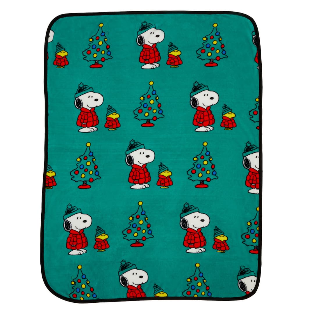 Franco Collectibles Peanuts Snoopy Puffer Coat Holiday Christmas Bedding Super Soft Silk Touch Throw, 40 In X 50 In, (Officially