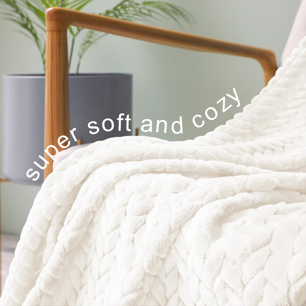 Exclusivo Mezcla Off White Fleece Queen Size Blanket For Bed, 90X90 Inches Soft Cozy 3D Decorative Jacquard Flannel Blankets, Li