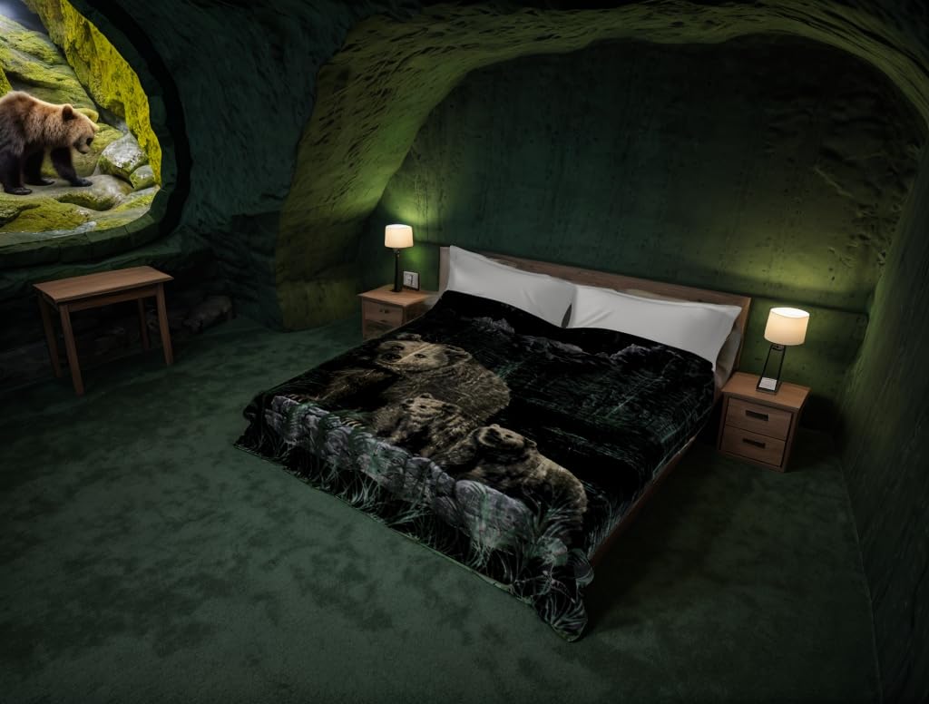 Solaron Korean Super Thick Heavy Weight Mink Blanket (Queen, Bear And Cubs Green)