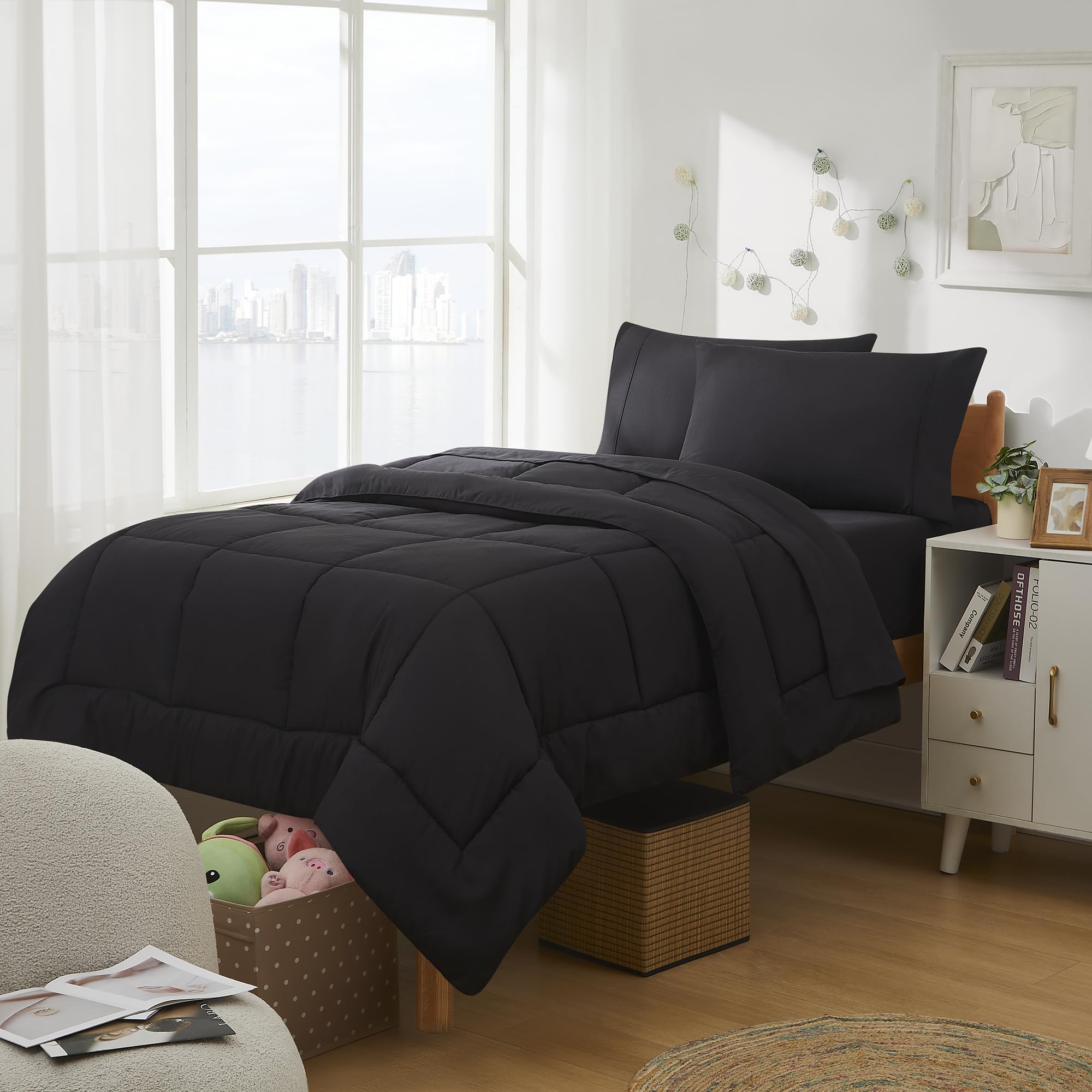 Dorm Room Essentials College Bedding Comforter Set 5 Piece Twin Size Bed In A Bag For College Students Boys And Girls, Twin, Bla