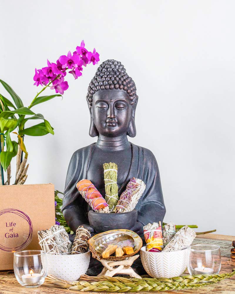 Life Of Gaia Sage Smudge Kit White Sage Sticks + Lavender And Rose Petals, Cedar Smudge Stick, Yerba Santa Stick & Palo Santo St