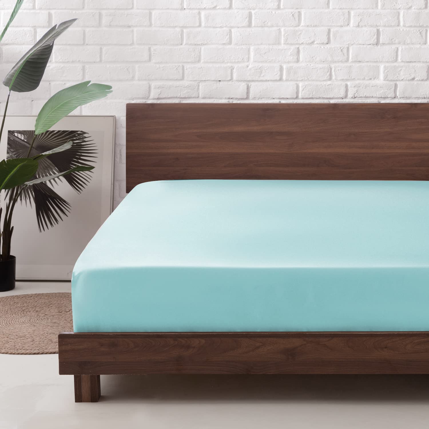 Mr&Hm Satin Fitted Sheet Queen Size, Silky Bottom Sheet With Elastic Corner Straps, Deep Pocket Up To 15 Inch, No More Slipping