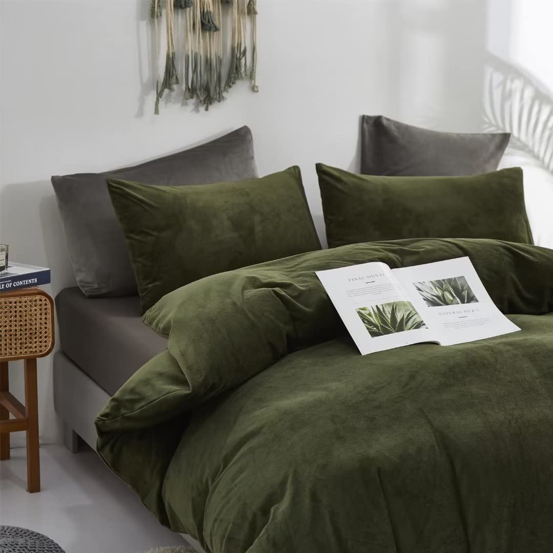 Clothknow Army Green Velvet Comforter Set California King 3Pcs Dark Green Fluffy Bedding Comforter Sets Soft Green Comforter Set