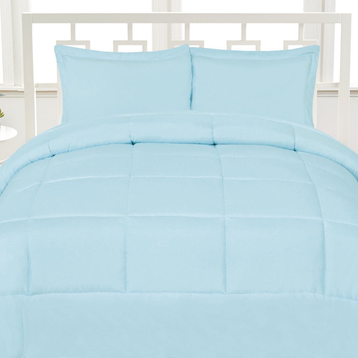 Aurora Bedding Luxurious Down Alternative Soft Solid Color Comforter Box Stitch Brushed Microfiber Bedding-Queen, Light Blue