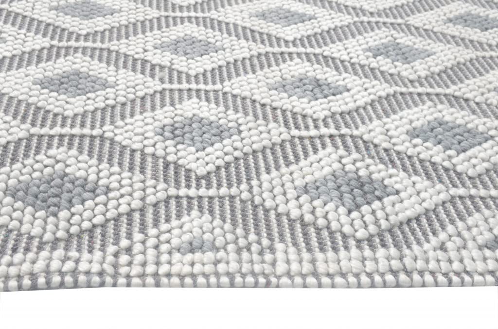 HomeRoots Ivory/Grey PET Yarn 8’ x 11’ Ivory Gray Diamond Trellis Modern Area Rug