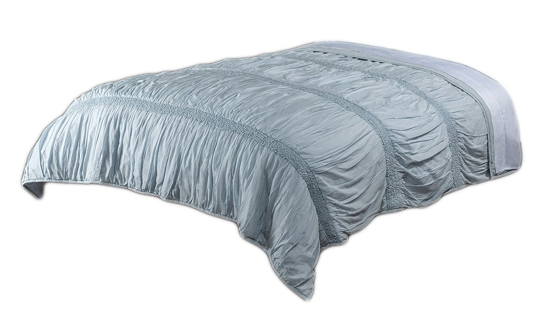 Rizzy Home | BT3043 | Polyester Quilt | 106&quot;x92&quot; Blue Solid Textured