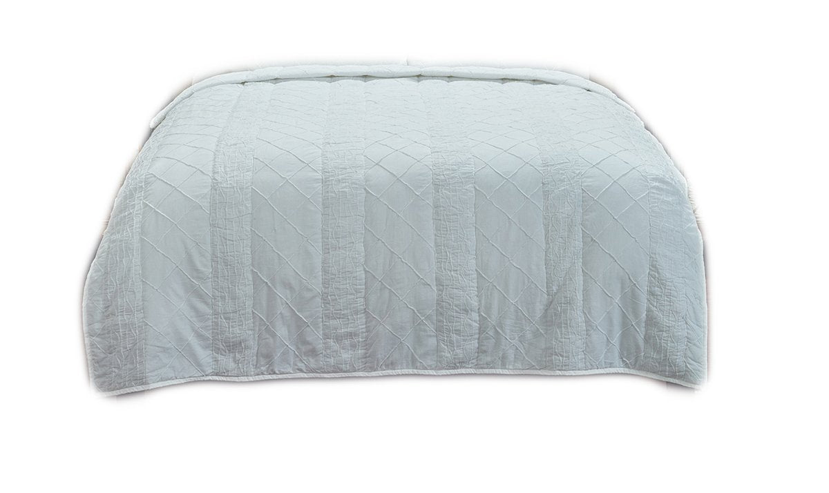 Rizzy Home | BQ4184 | Polyester Quilt | 106&quot;x92&quot; White/Neutral/ Solid With Pin Tuck