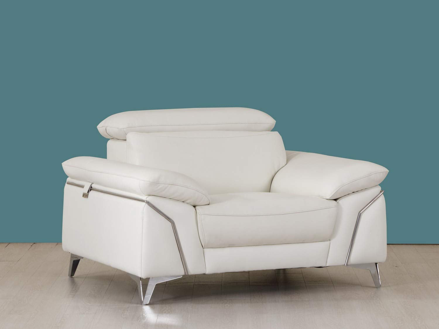 HomeRoots 31' Fashionable White Leather Chair