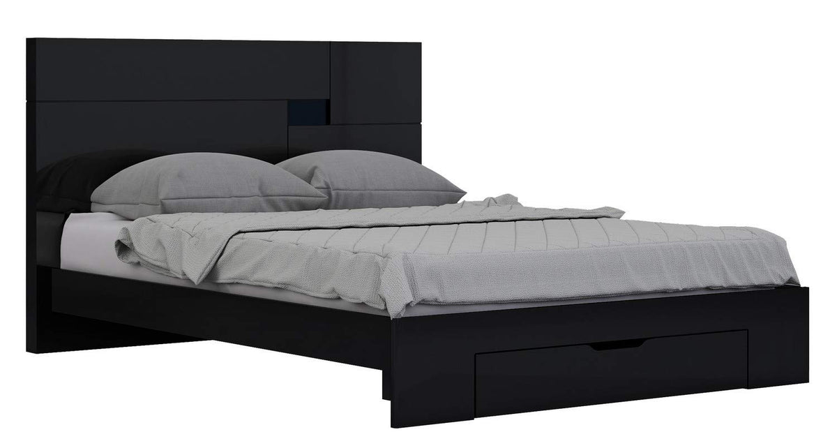 HomeRoots 60' X 80' X 43' 4pc Queen Modern Black High Gloss Bedroom Set