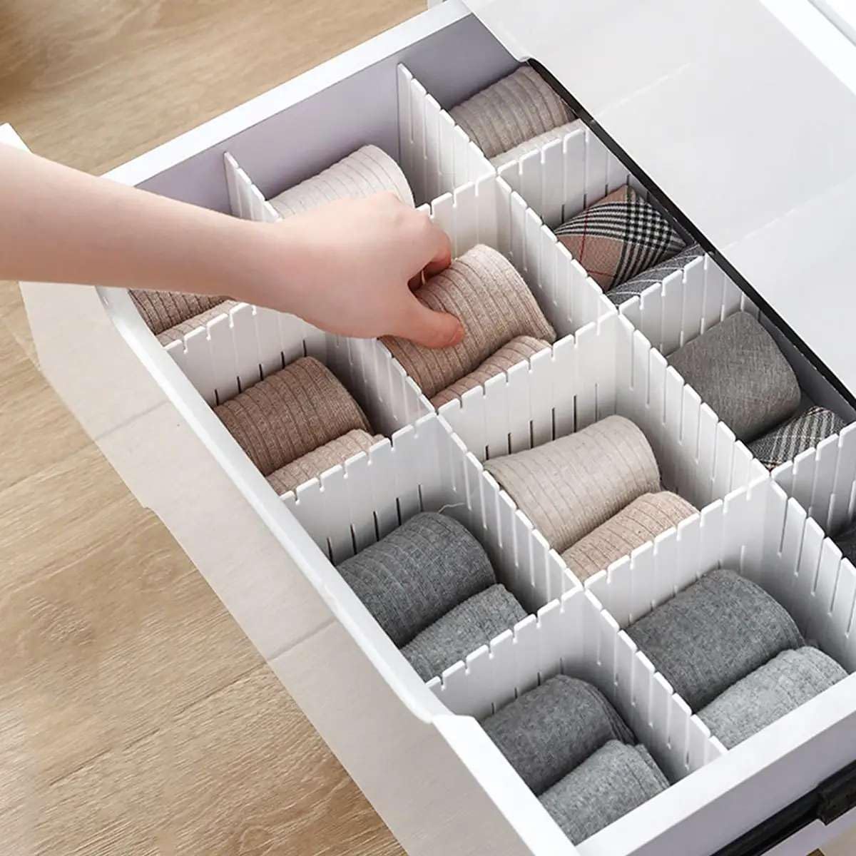 Adjustable Drawer Organizers: Maximize Space & Organize Your Cabinets With These Versatile Plastic Dividers