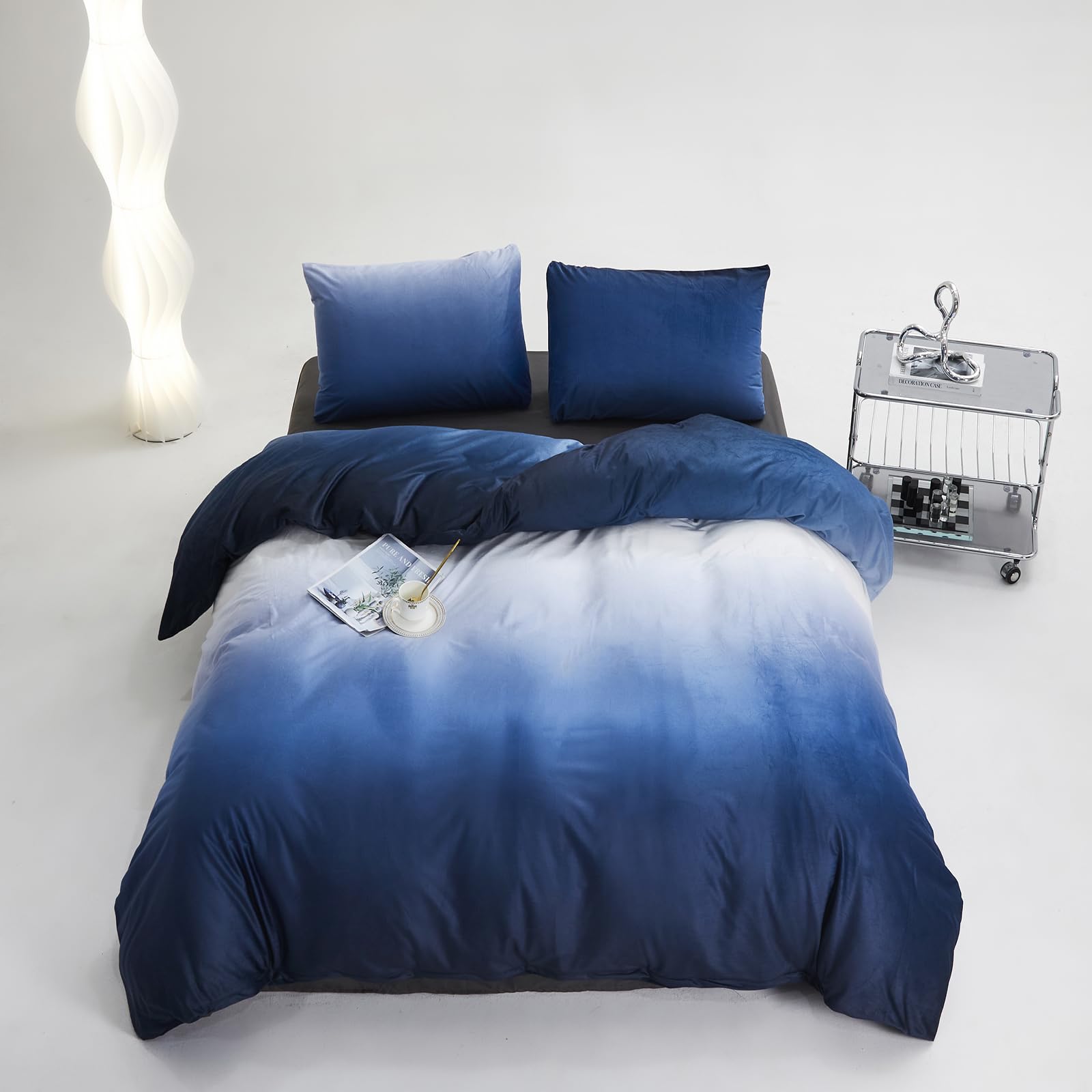 Clothknow Blue White Fluffy Comforter Set King 3Pcs Gradient Blue White Bedding Comforter Sets Velvet Comforter Soft Dark Blue W