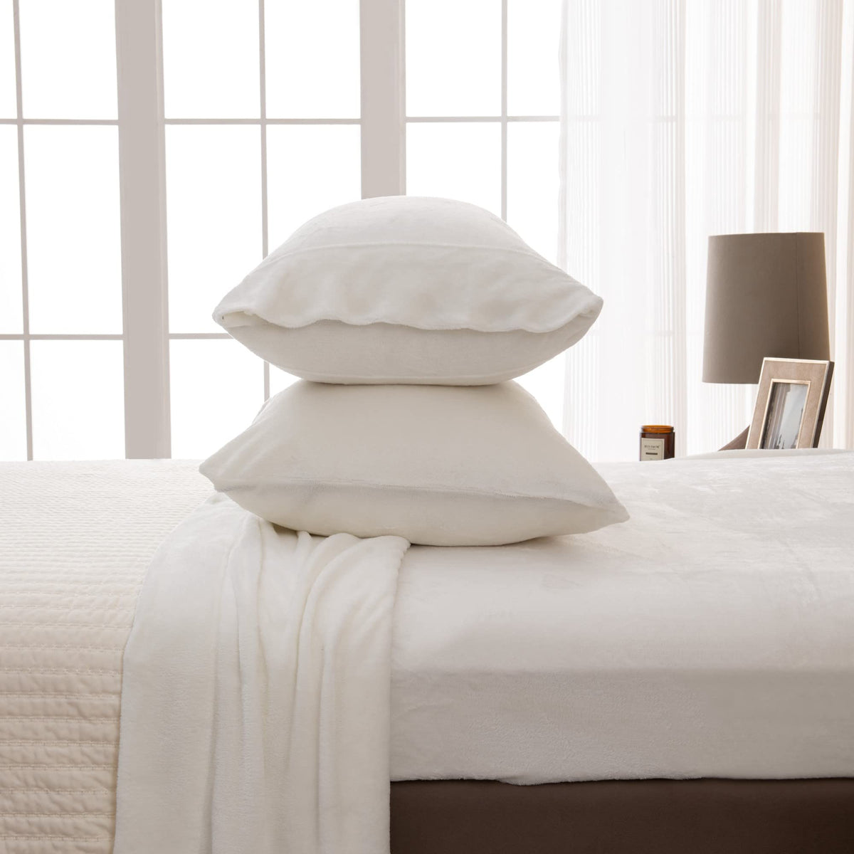 Great Bay Home Extra Soft Velvet Plush Queen Micro Fleece Sheet Set | Deluxe Microplush Non Pilling Sheets, Deep Pocket | Lavish
