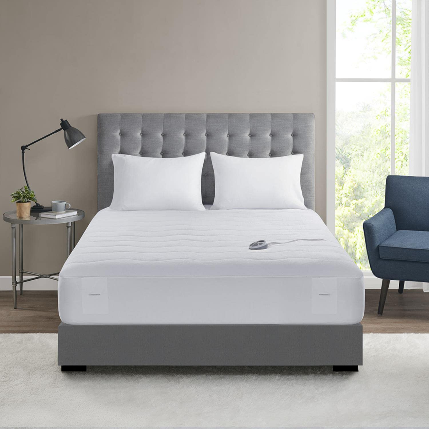 Serta Casual Polyester Plush Top Heated Mattress Pad in White Finish ST55-0185