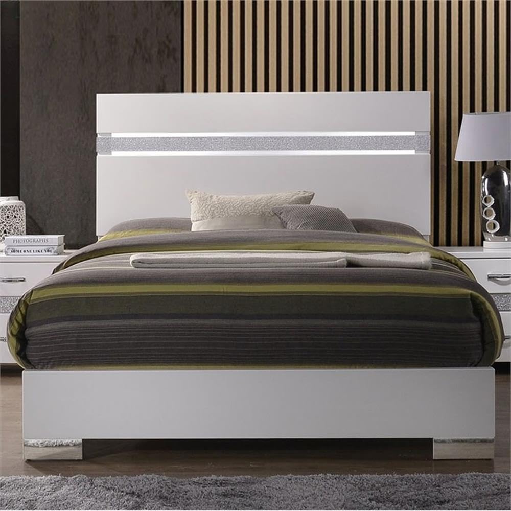 Acme Naima Ii Queen Panel Bed In White