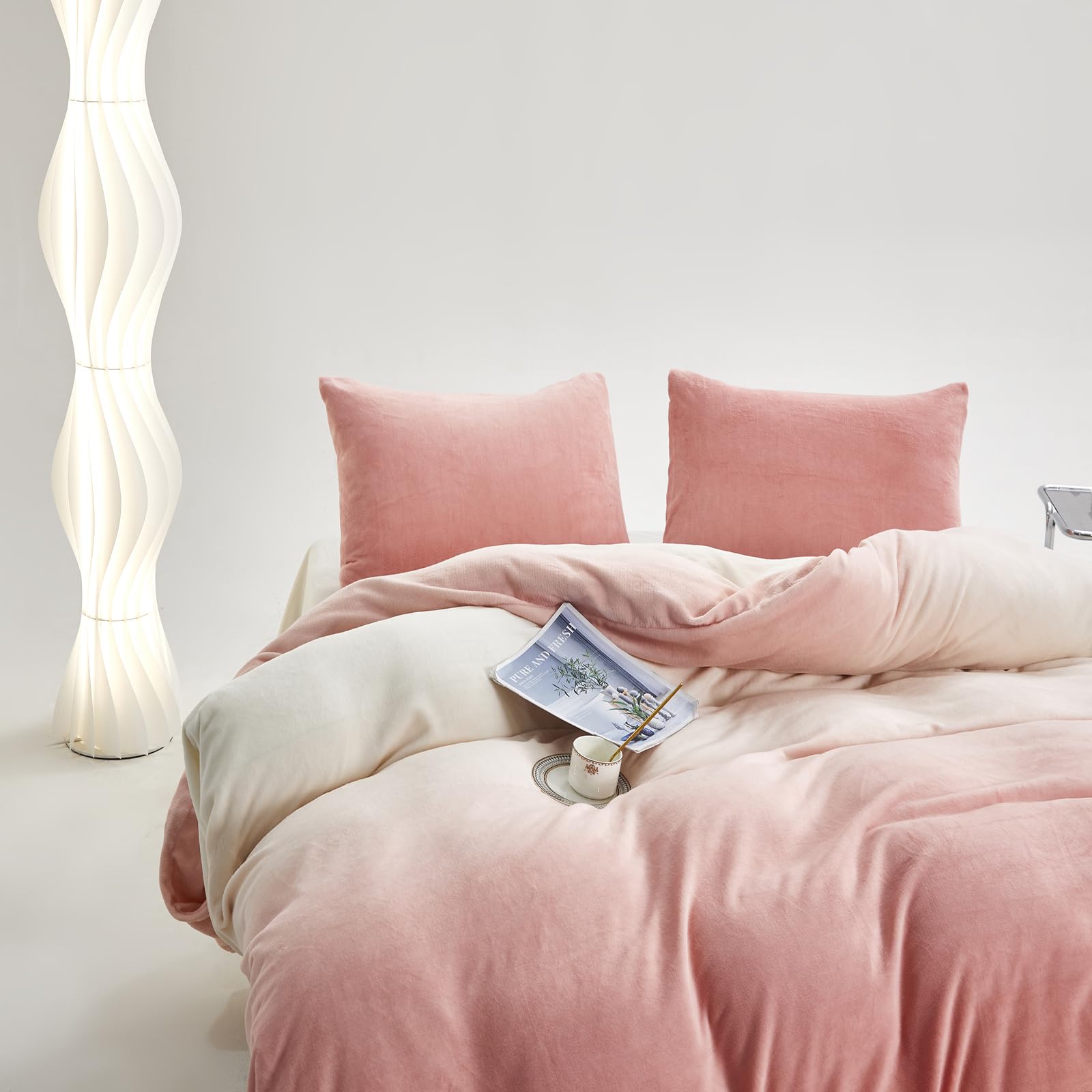 Houseri Pink White Velvet Comforter Set Queen Gradient Light Pink Fluffy Fuzzy Bedding Quilts Women Girls Ultra Comfy Soft Baby