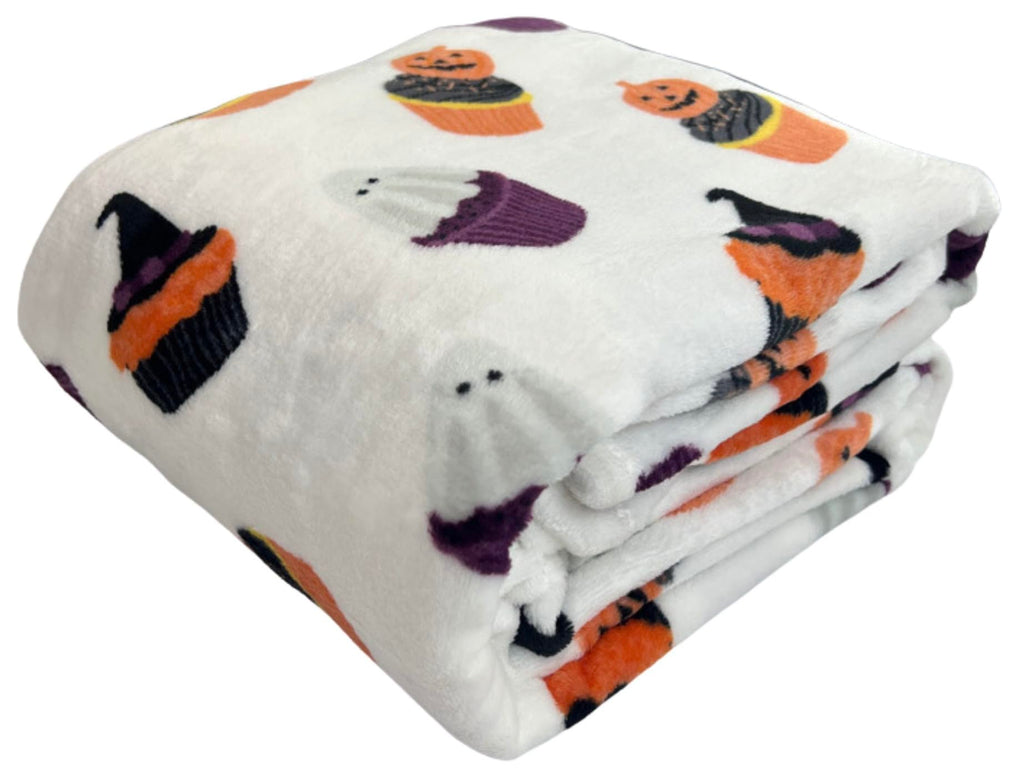 Halloween Throw Blanket: Jack O Lantern Pumpkins And Ghosts Cupcakes Design On Soft Velvet Fleece Throw Blanket