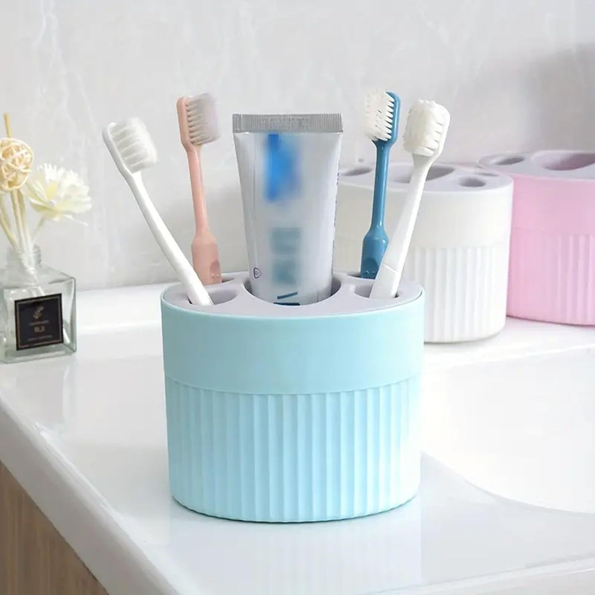 LEMOZA MultiFunctional Toothbrush and Makeup Brush Holder, 4 Holes Storage Organiser, Multicolour