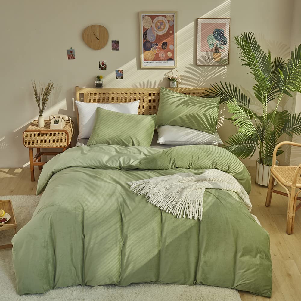 Clothknow Sage Green Comforter Sets California King 3Pcs Green Velvet Bedding Comforter Sets Fluffy Comforter Soft Light Green C