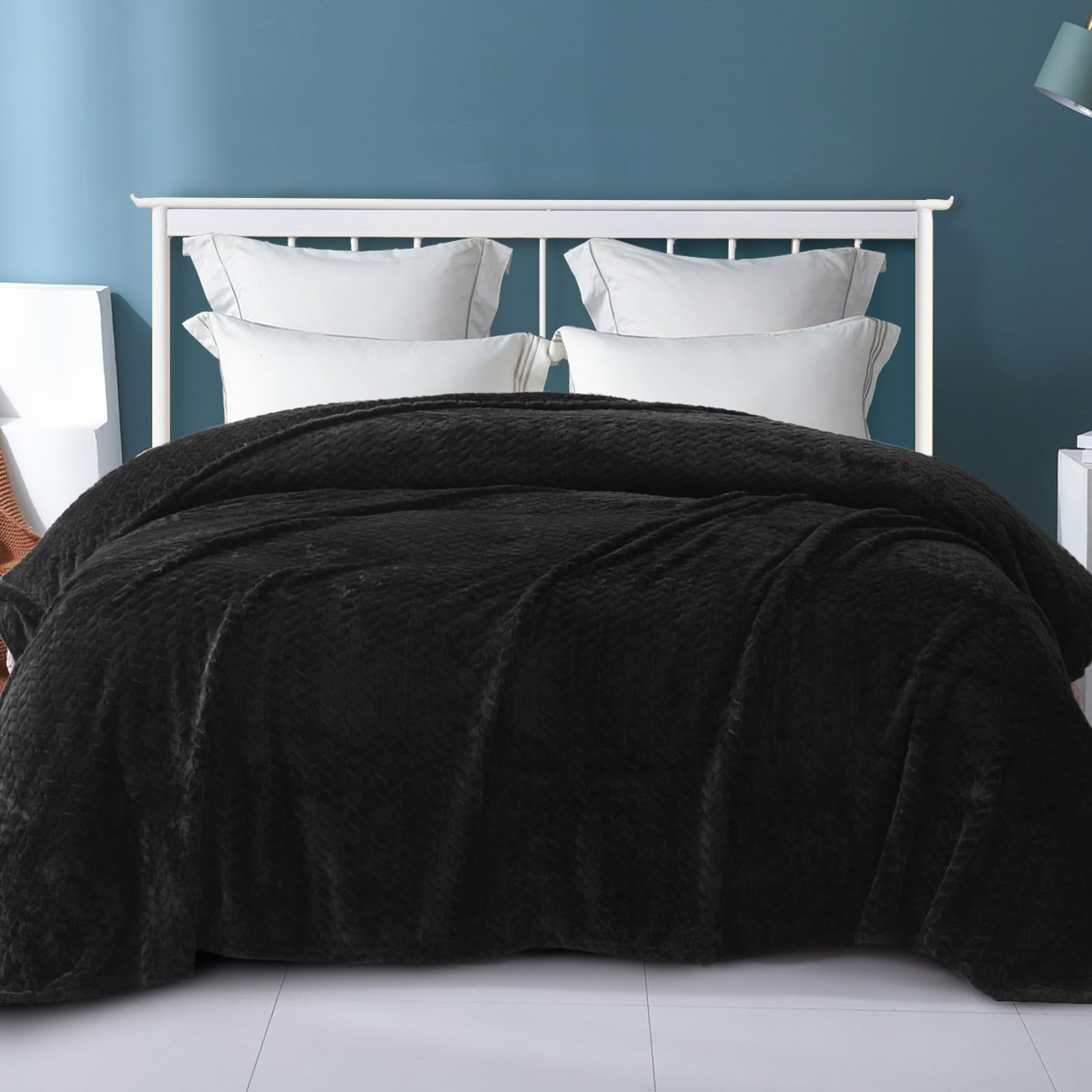 Exclusivo Mezcla Black Fleece King Size Blanket For Bed, 90X104 Inches Soft Cozy 3D Decorative Jacquard Flannel Blankets, Lightw