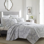 Laura Ashley Quilt Set Cotton Reversible Bedding With Matching Shams, Lightweight Home Decor Ideal For All Seasons, King, Veneti