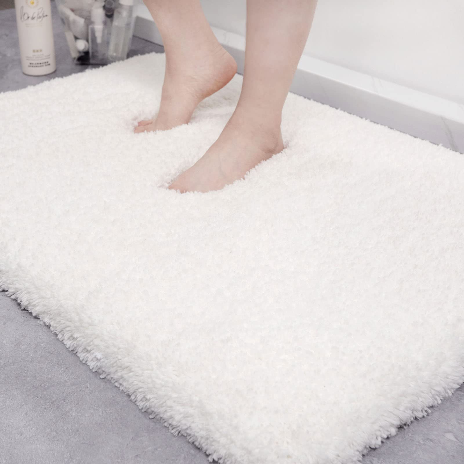 ILANGO White Bathroom Rug Super Absorbent, Washable Bath Mat Non Slip for Floor, Microfiber Thick Plush Shaggy Bath Rug with Rub