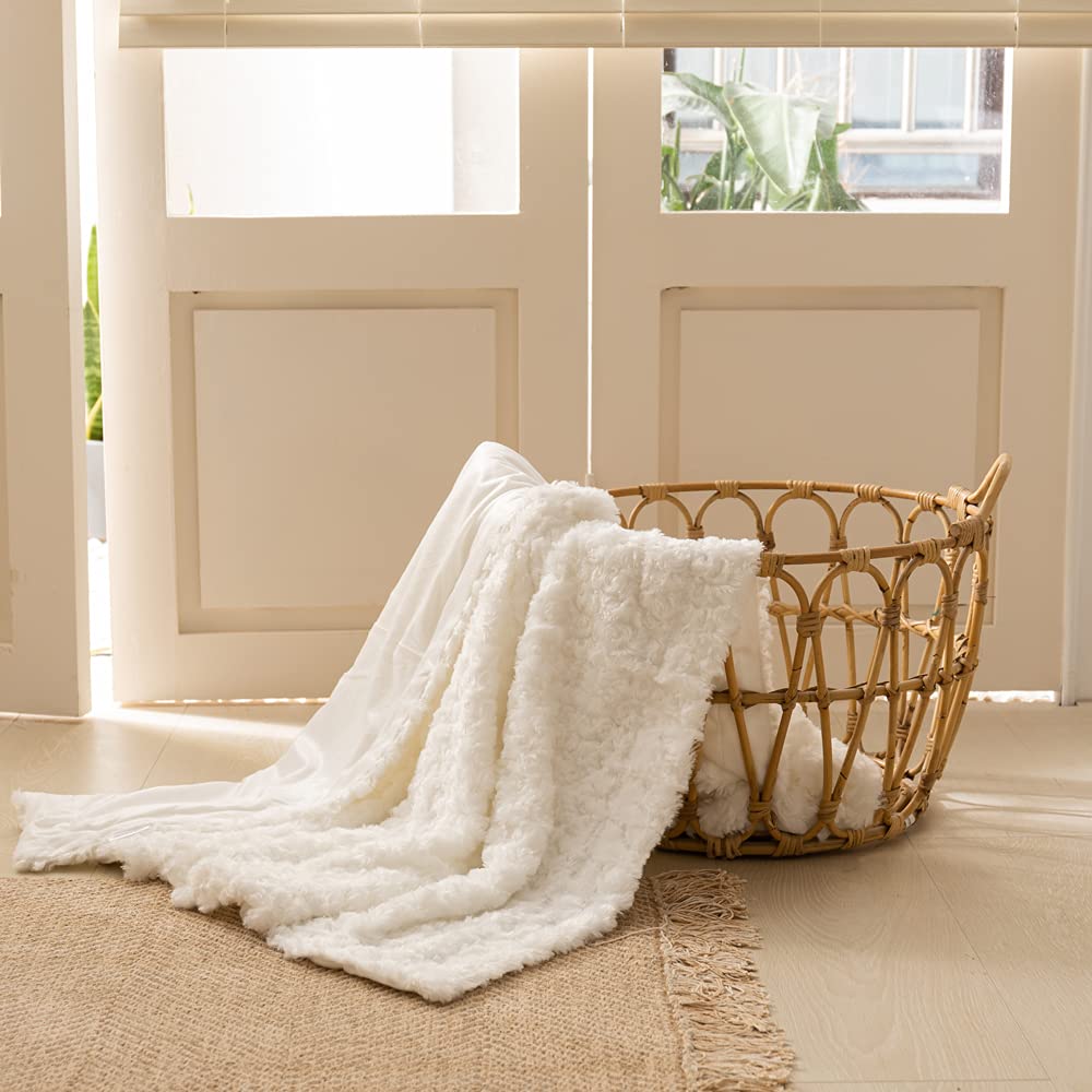 Simple&Opulence Plush Fluffy Throw Blanket Tridimensional Rose Pattern Soft Warm Microfiber Cozy Chic Shaggy Reversible Coverlet