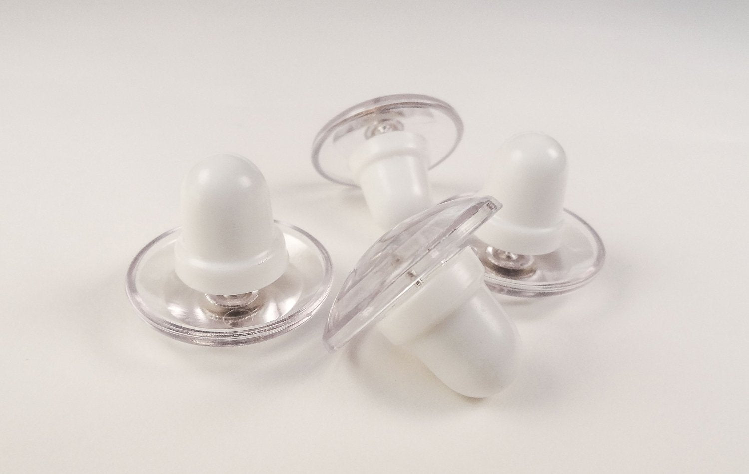Pinionpins Replacement Clear Magnetic Duvet Clips, Pack Of 8, Comforter Fasteners, Safe Locking, And Holds Up To 10Lbs. Magnetic