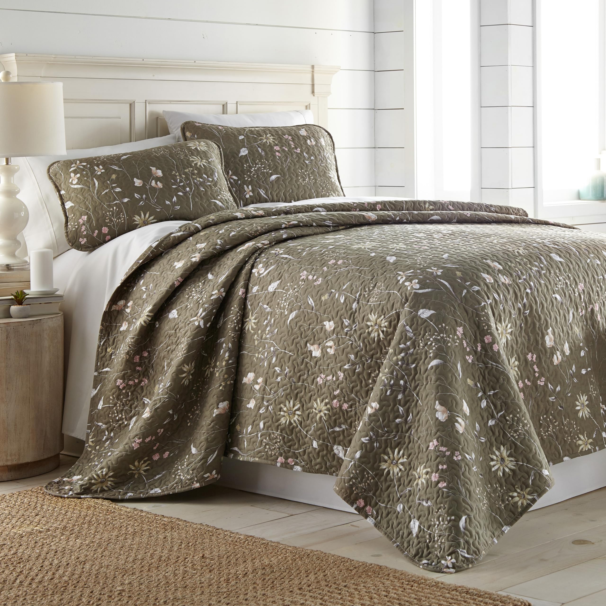 Southshore Fine Living, Inc. Oversized Bedding Quilt Set Lightweight, Coverlet Bedspread 3-Piece Boho Floral Set With Two Matchi