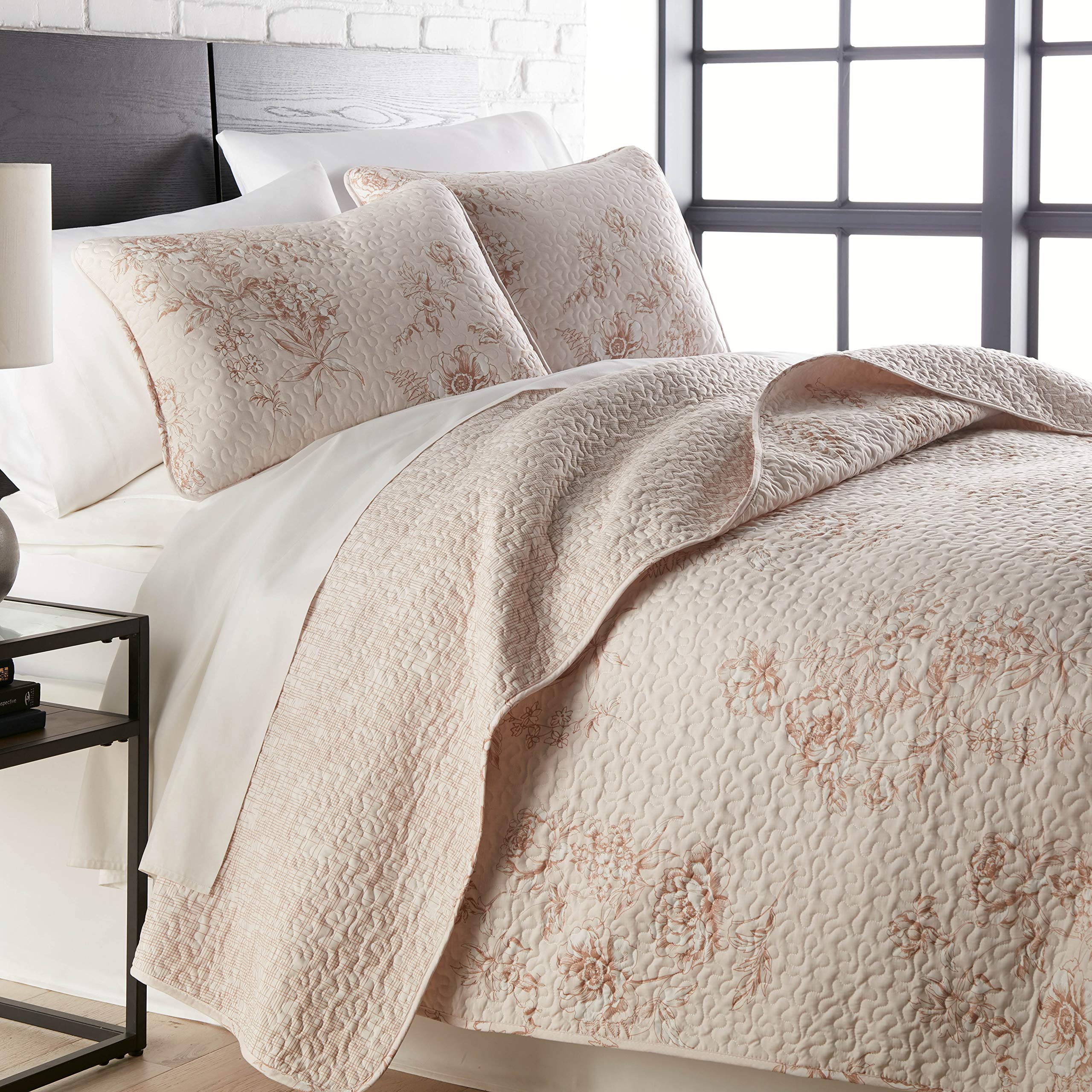 Southshore Fine Living, Inc. Oversized Queen Quilt Bedding Set, 3-Piece, Full/Queen Quilt With 2 Shams, Harmony Floral Coverlet