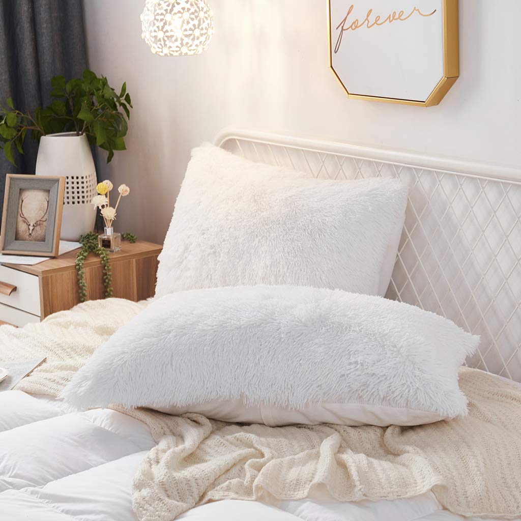 Uhamho Set Of 2 Faux Fur Throw Pillow Covers Soft Velvet Decorative Pillowcases Zipper Closure (White, 20'X36')