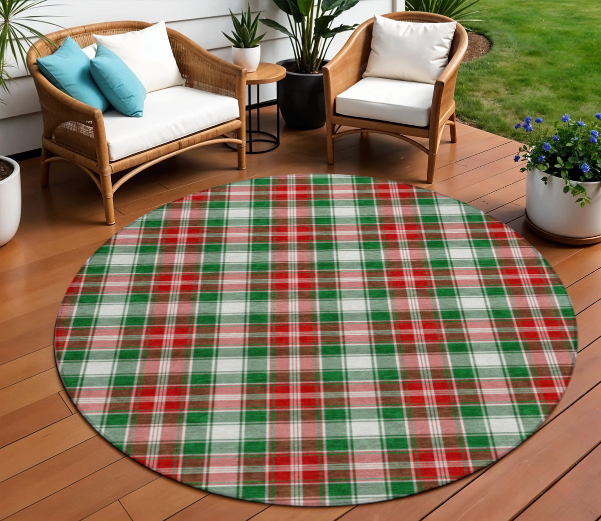 8 Emerald Red And White Round Plaid Washable Indoor Outdoor Area Rug