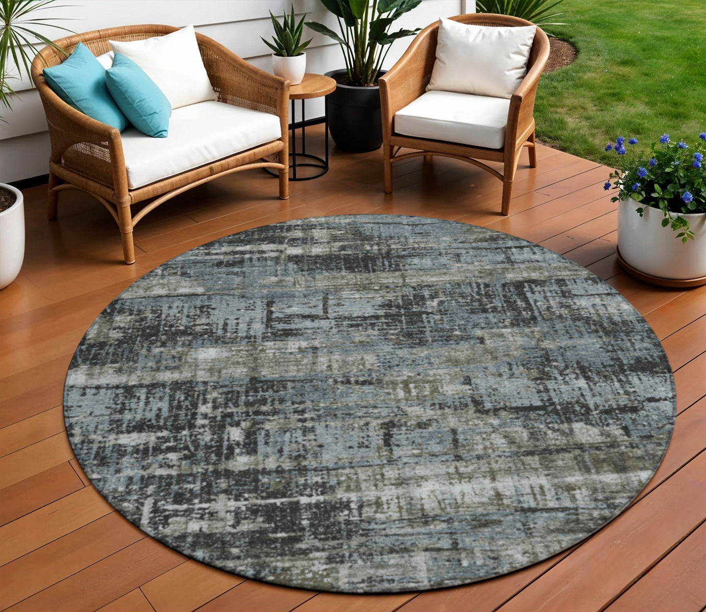 8 Charcoal And Gray Round Geometric Washable Indoor Outdoor Area Rug