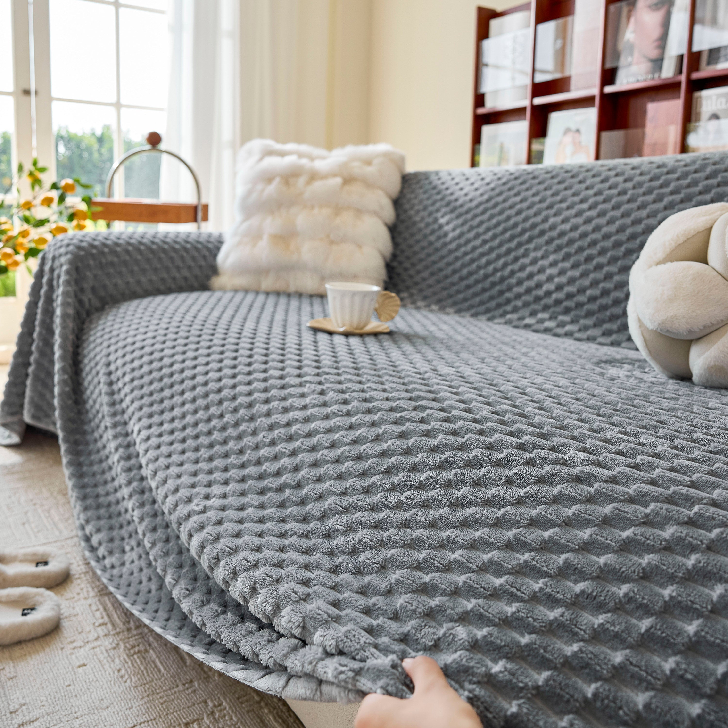 Thick Plush Non-Slip Sofa Throw Cover, Warm Soft Faux Fur Couch Protector for Winter
