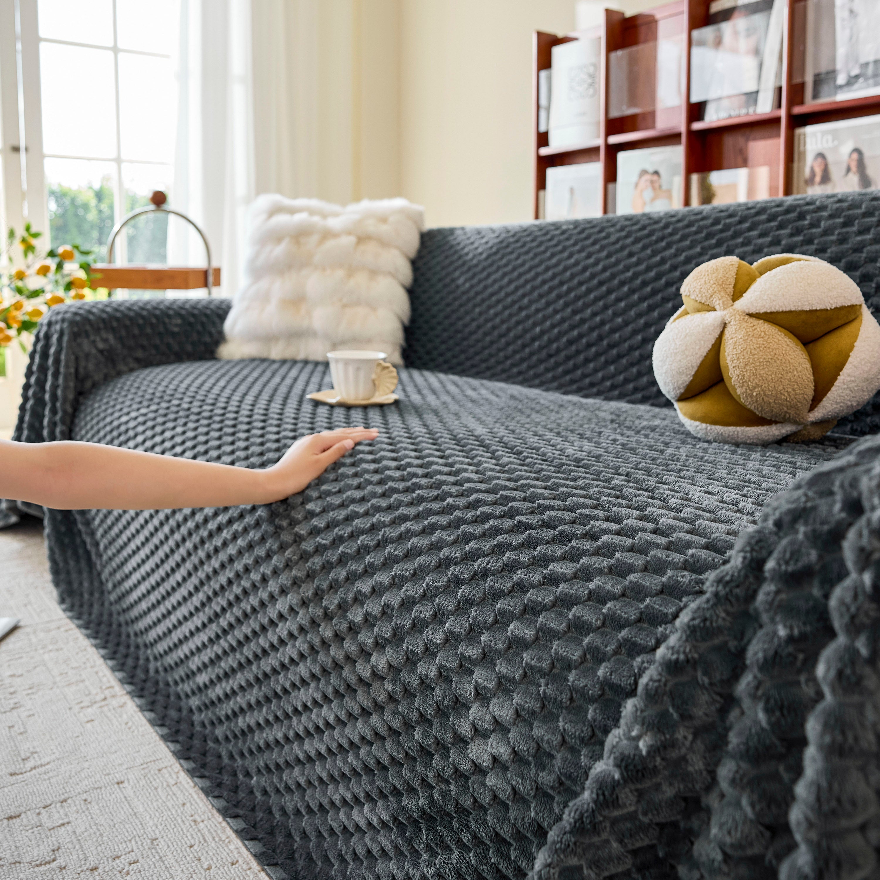 Thick Plush Non-Slip Sofa Throw Cover, Warm Soft Faux Fur Couch Protector for Winter